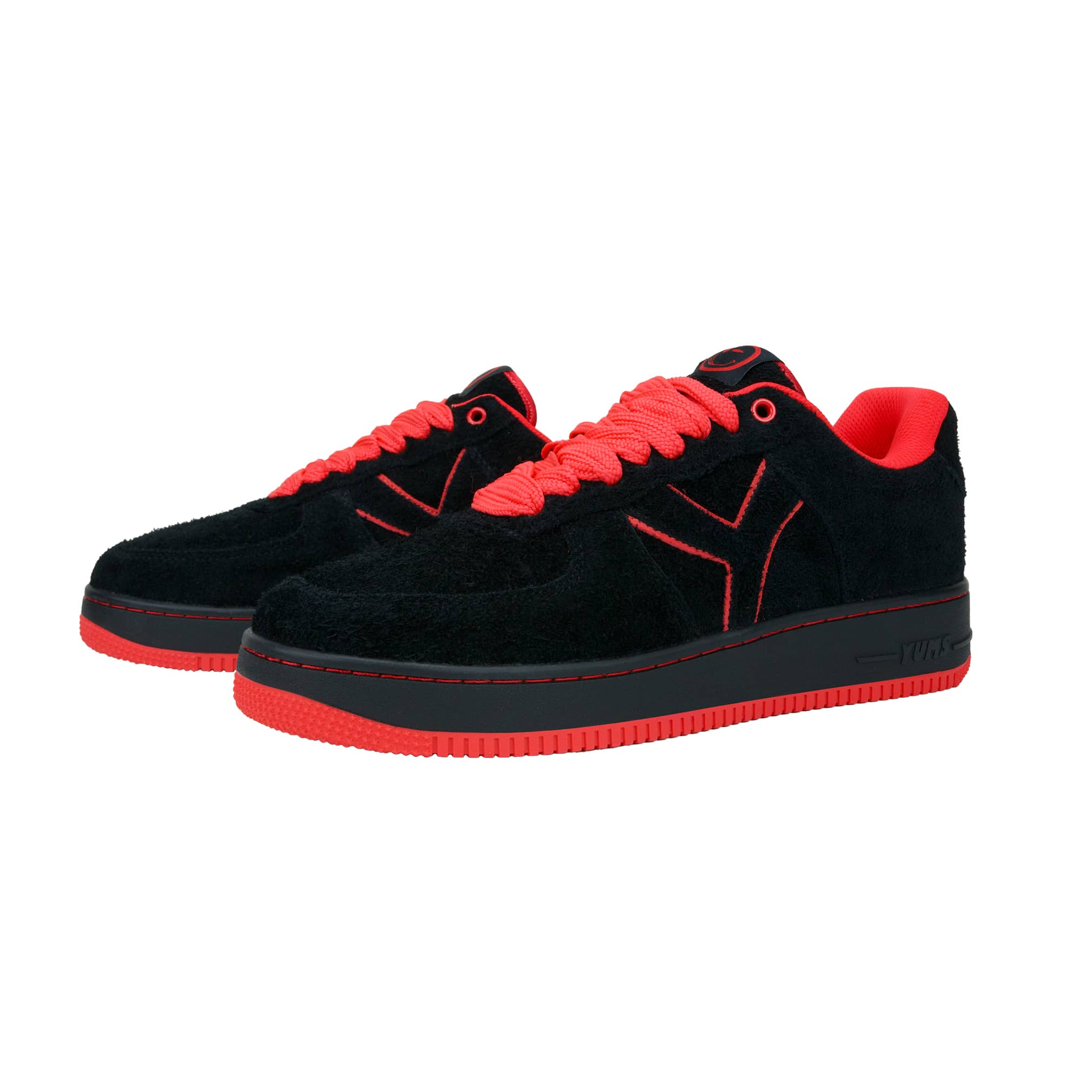 SNEAKERS – YUMS